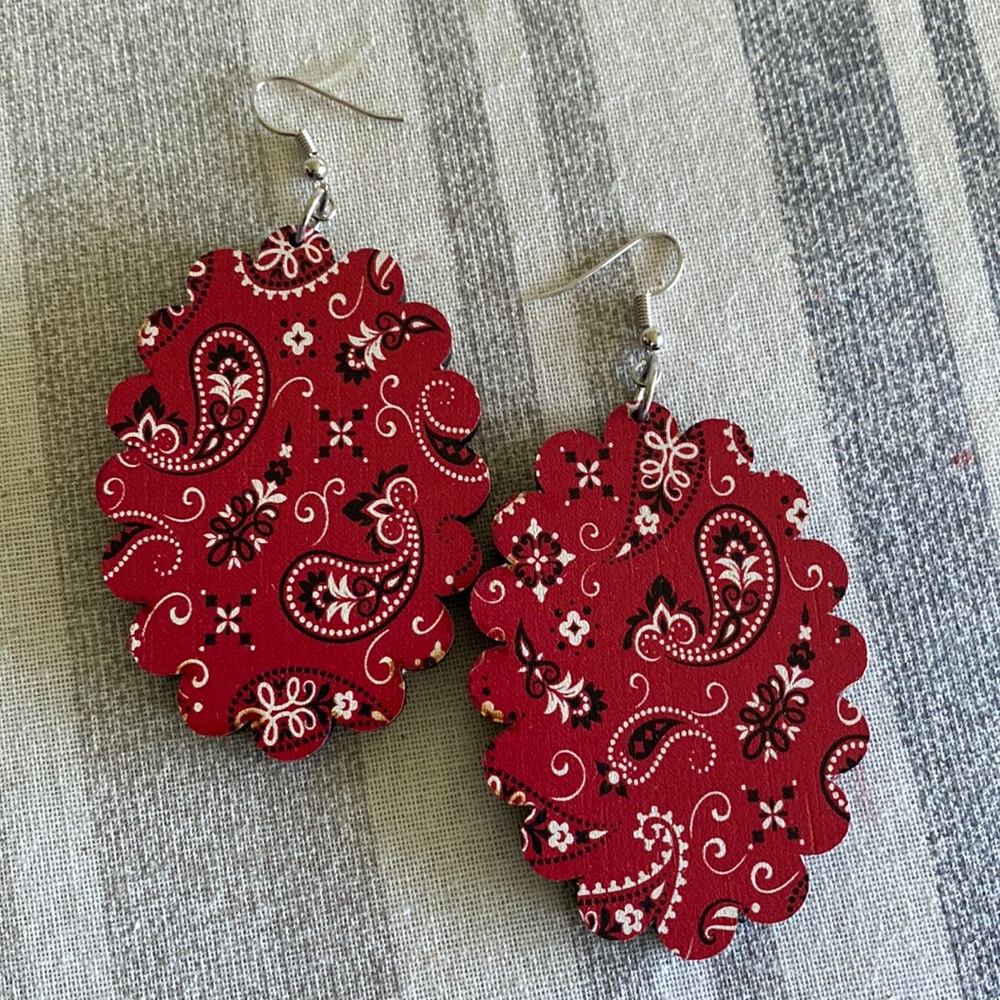 Lightweight wooden earrings